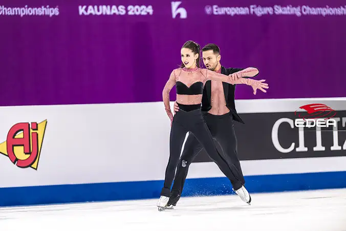 Ice Gallery Skates U.S.